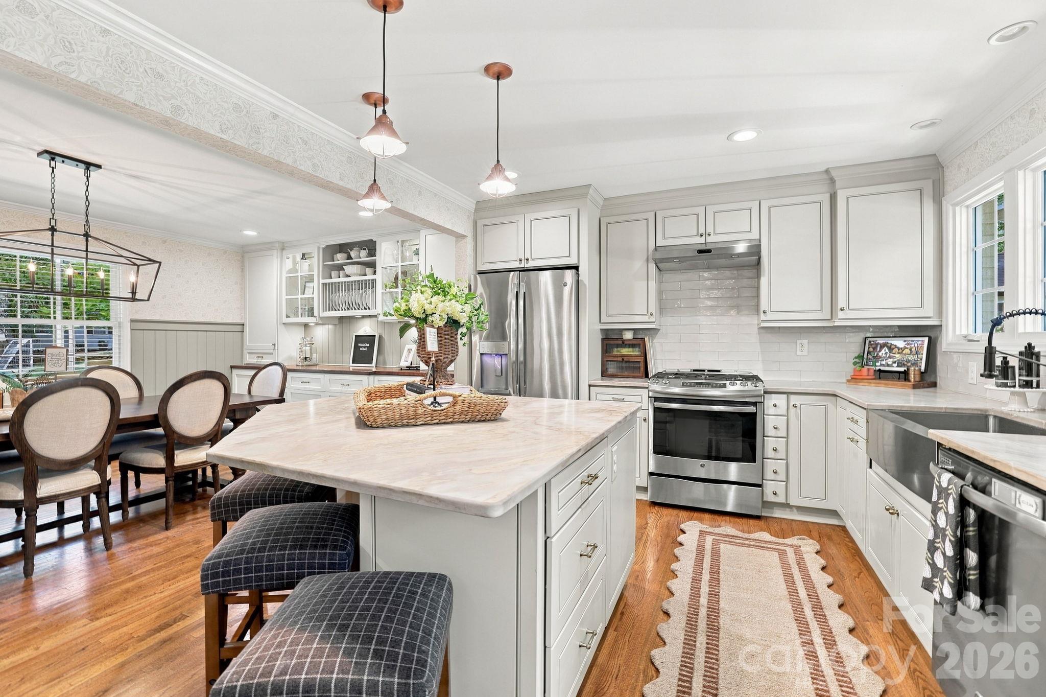 4001 Sussex Avenue, Charlotte, photo 6 of 8