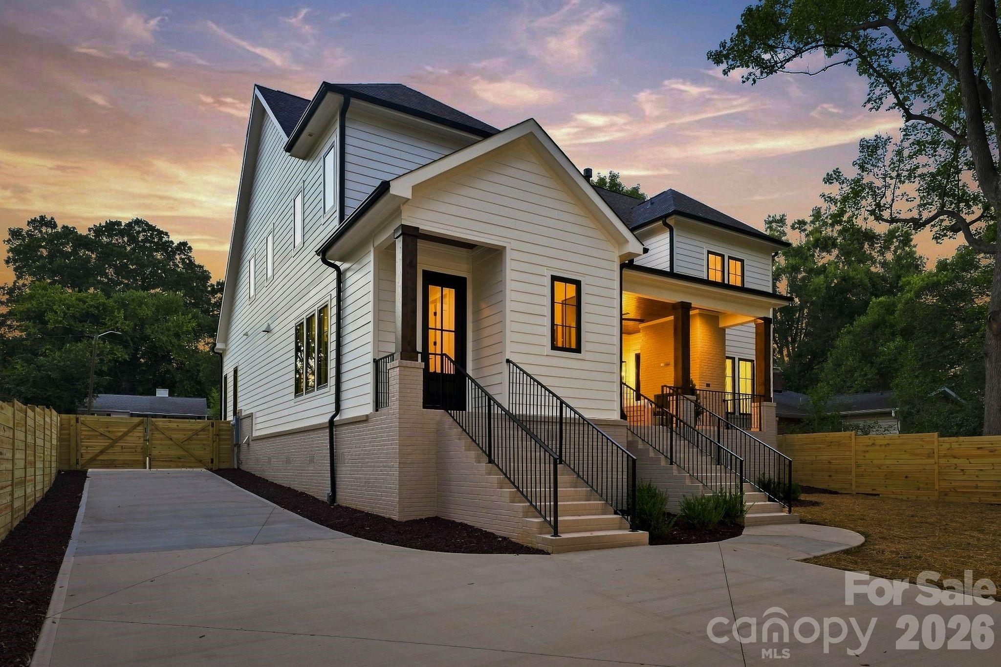 4647 General Pershing Drive, Charlotte, photo 3 of 8
