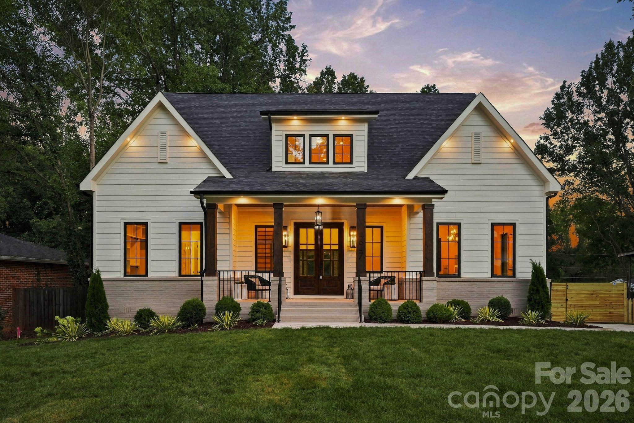 4647 General Pershing Drive, Charlotte, photo 1 of 8