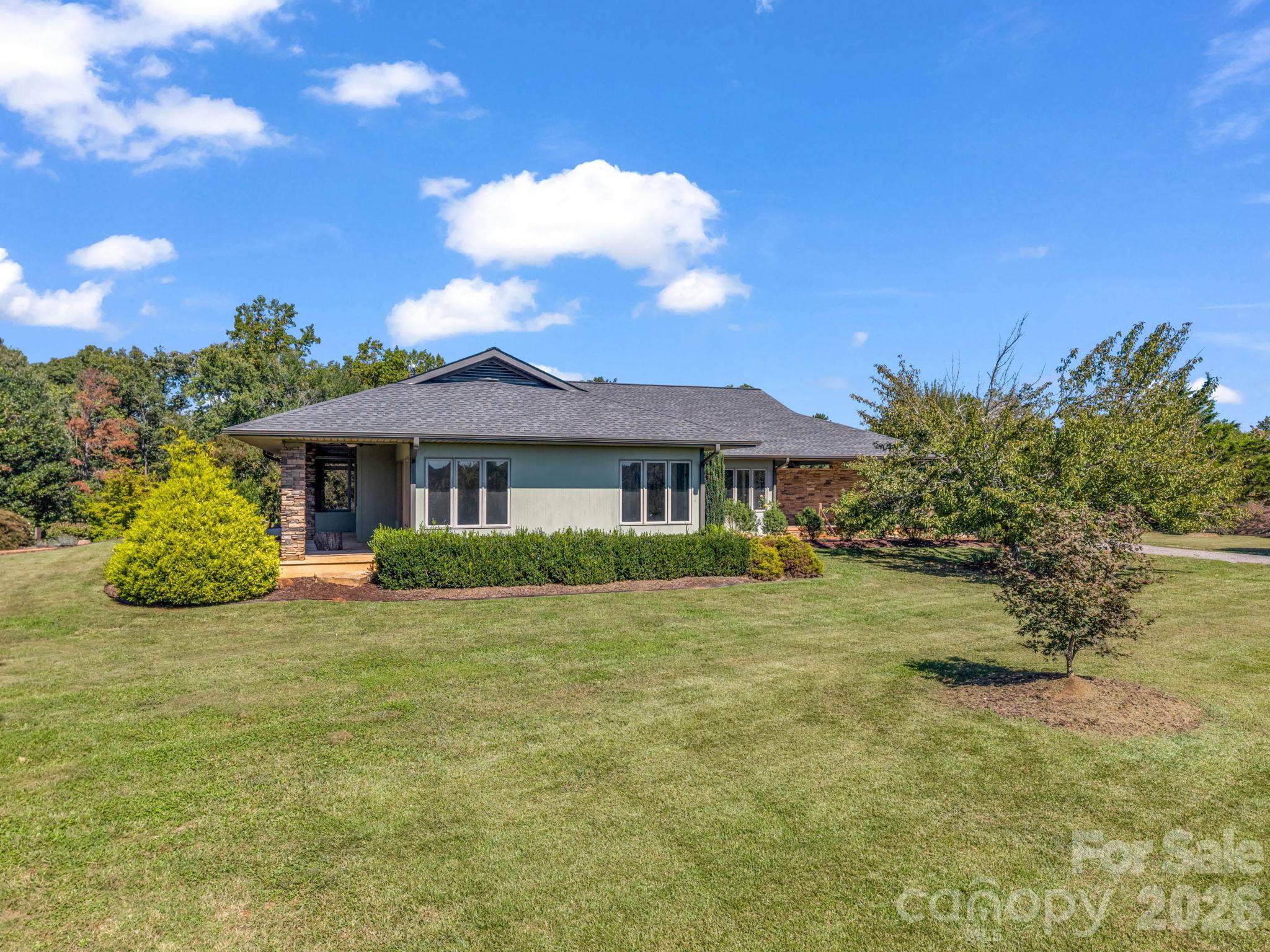401 Over Hill Drive, Tryon, photo 2 of 8
