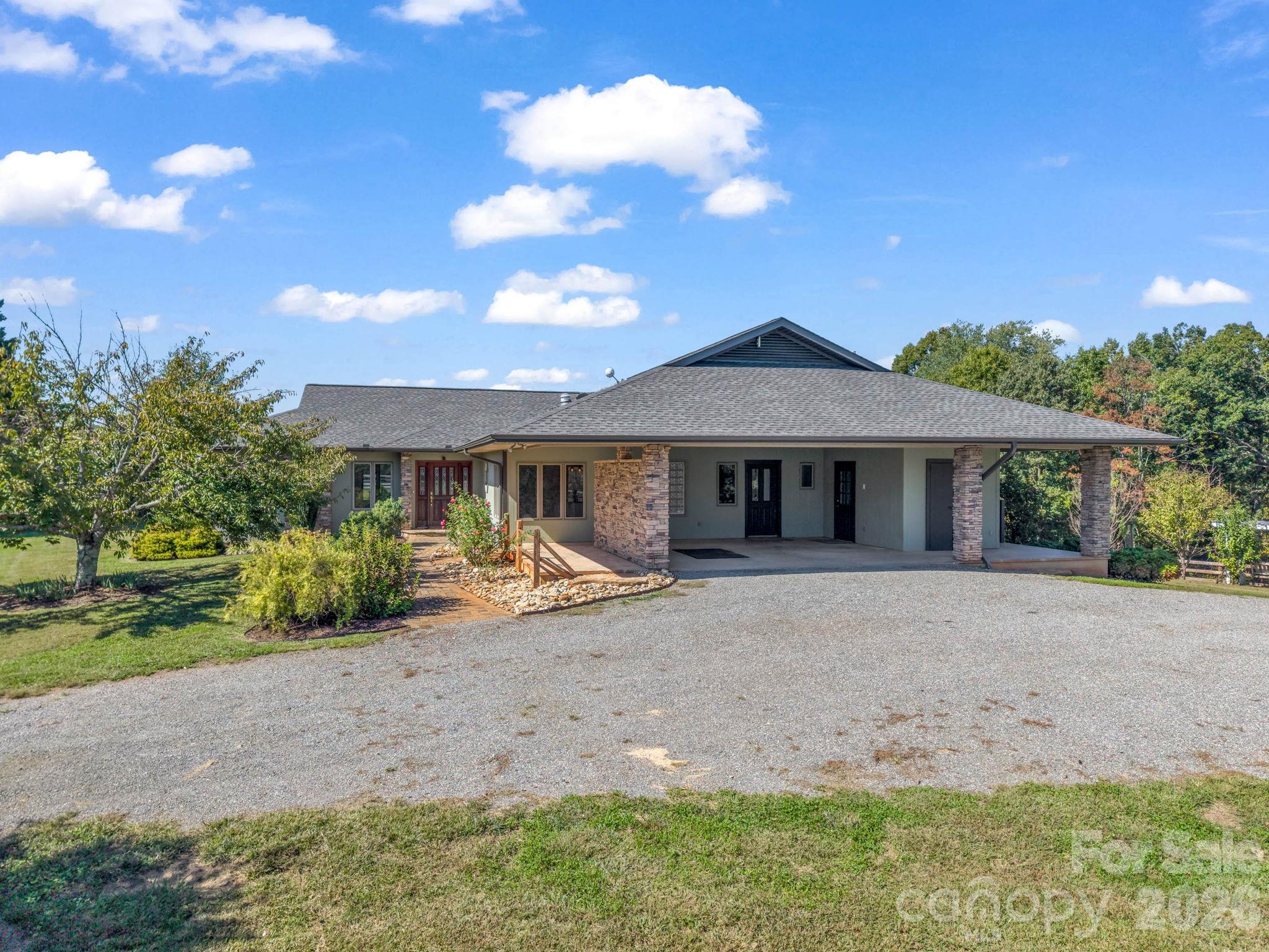 401 Over Hill Drive, Tryon, photo 3 of 8
