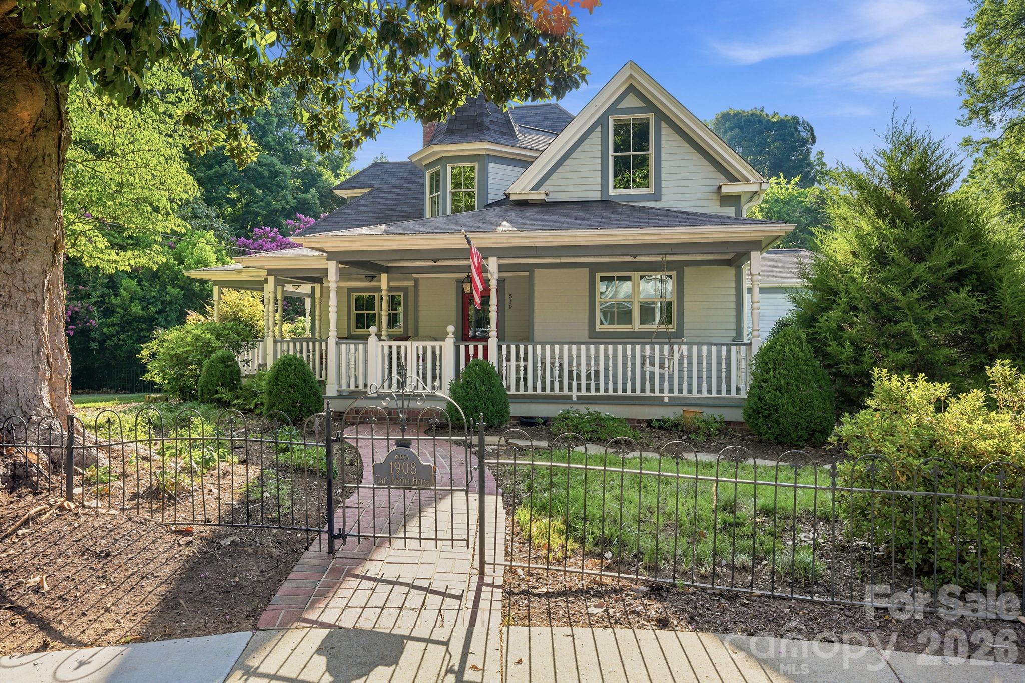 519 South Street, Davidson, photo 1 of 8
