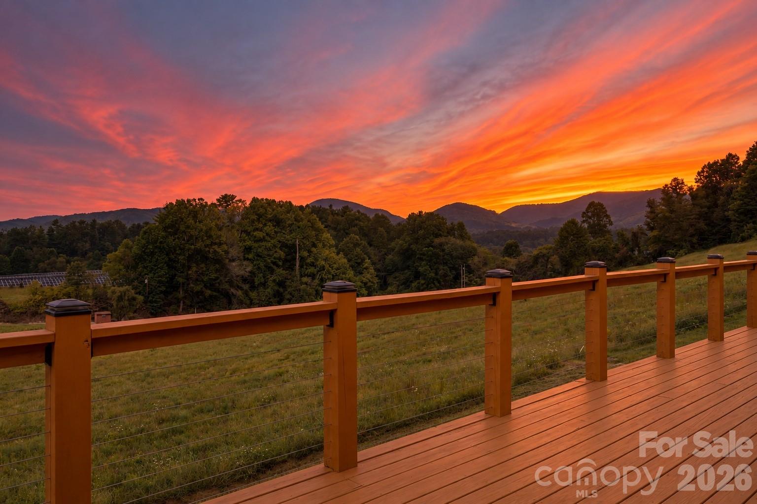 297 Maple Knoll Drive, Hendersonville, photo 5 of 8