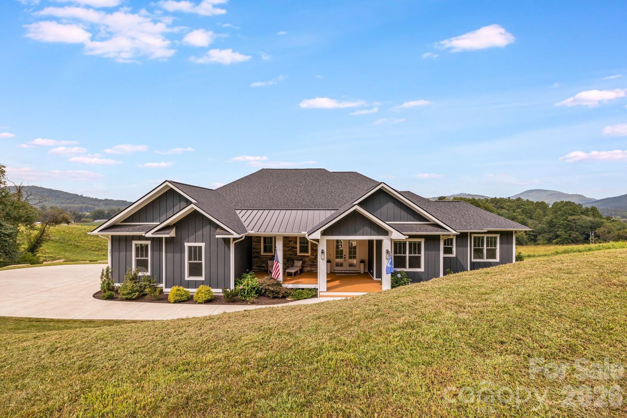 297 Maple Knoll Drive, Hendersonville, photo 7 of 8