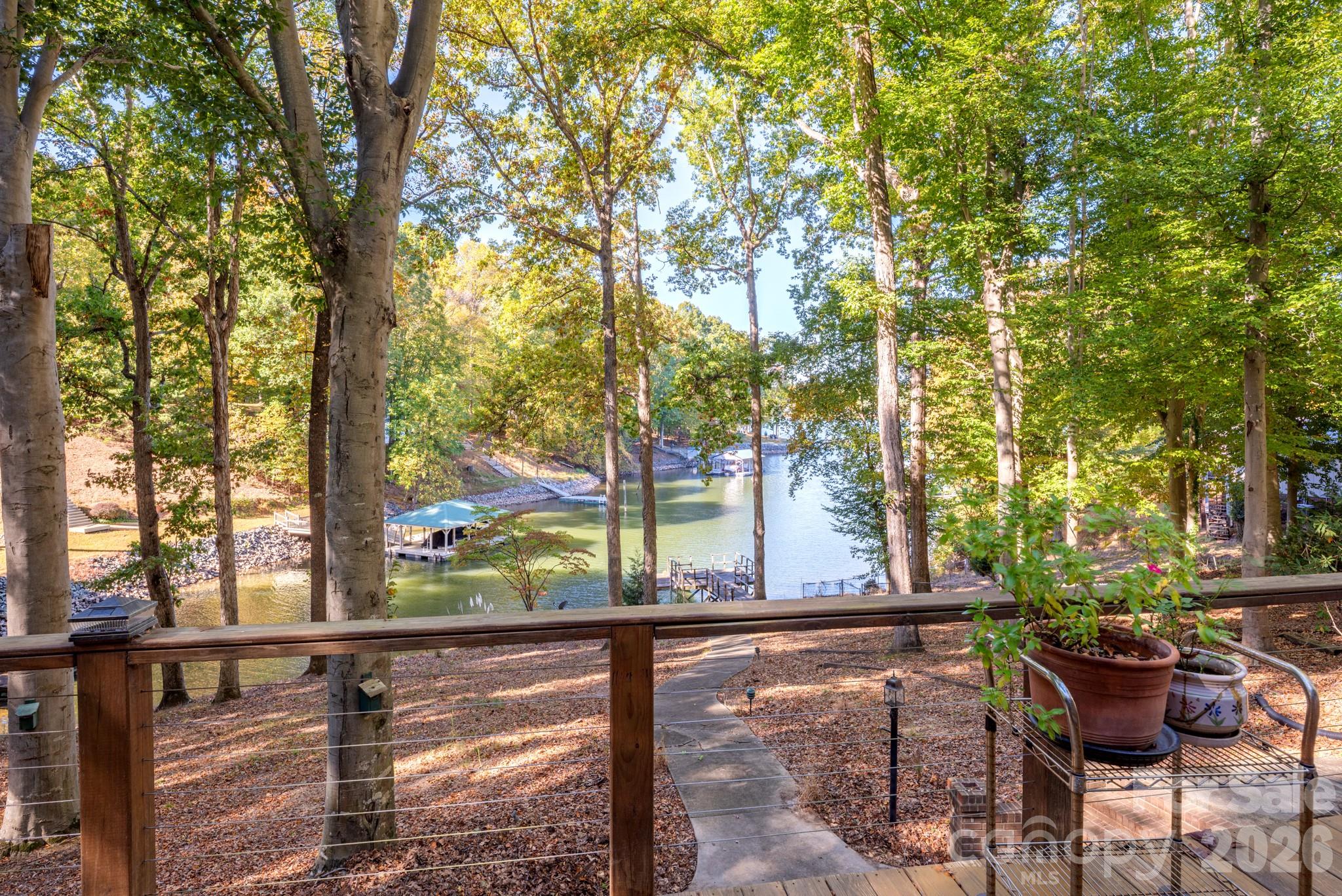 151 Bridlewood Drive, Mooresville, photo 4 of 8