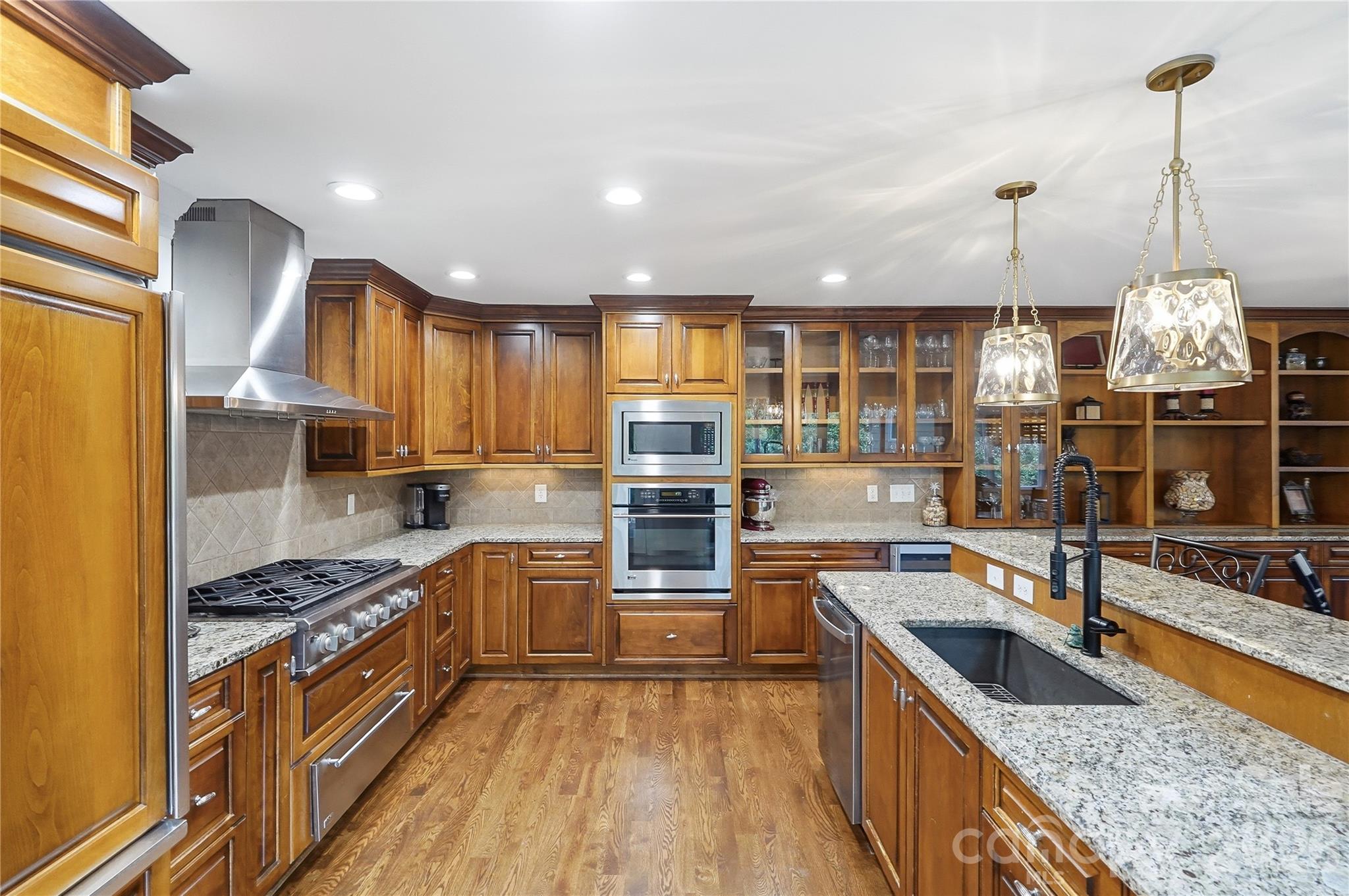 16121 Tana Tea Circle, Tega Cay, photo 7 of 8