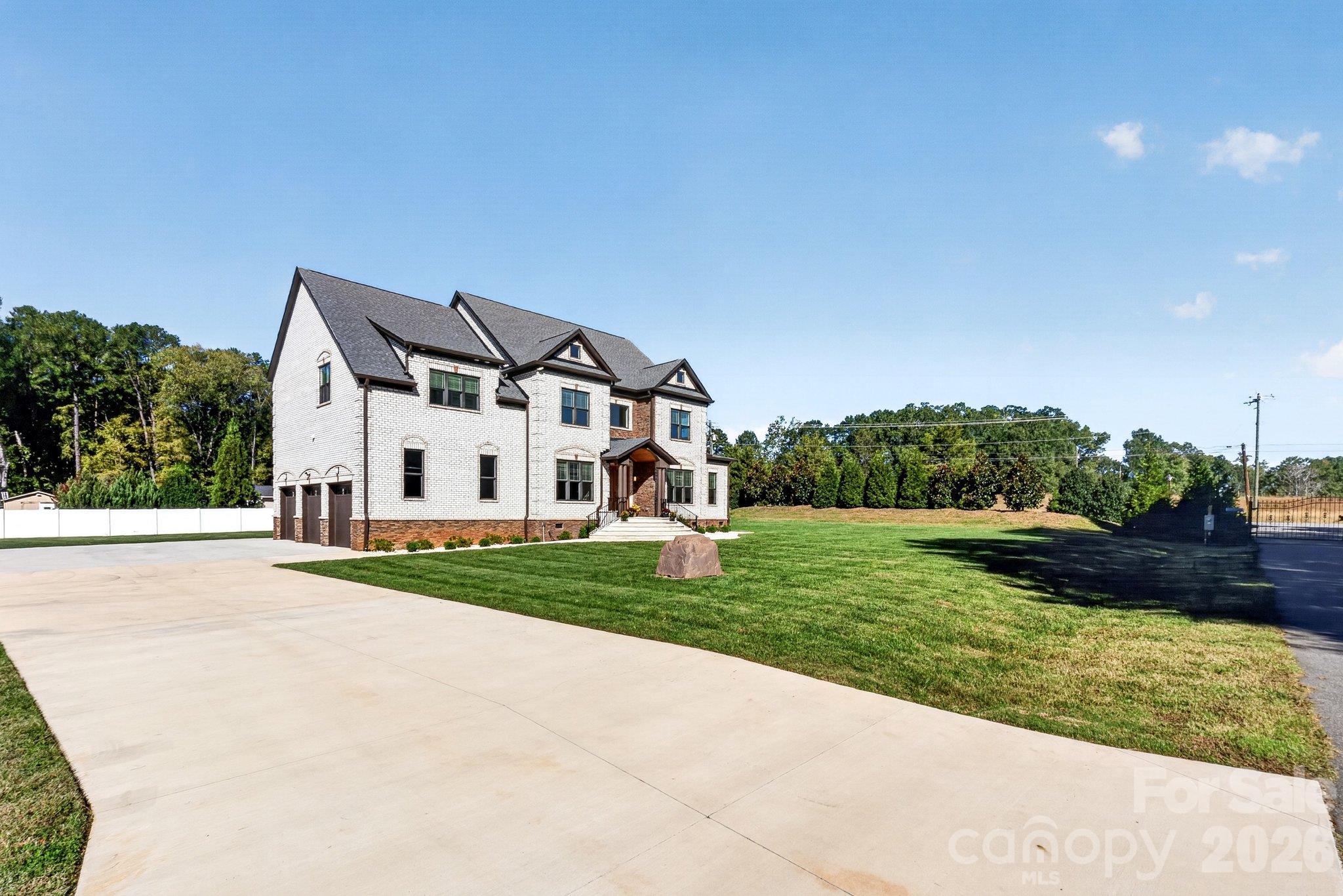 9110 Dylan Ridge Court, Concord, photo 3 of 8