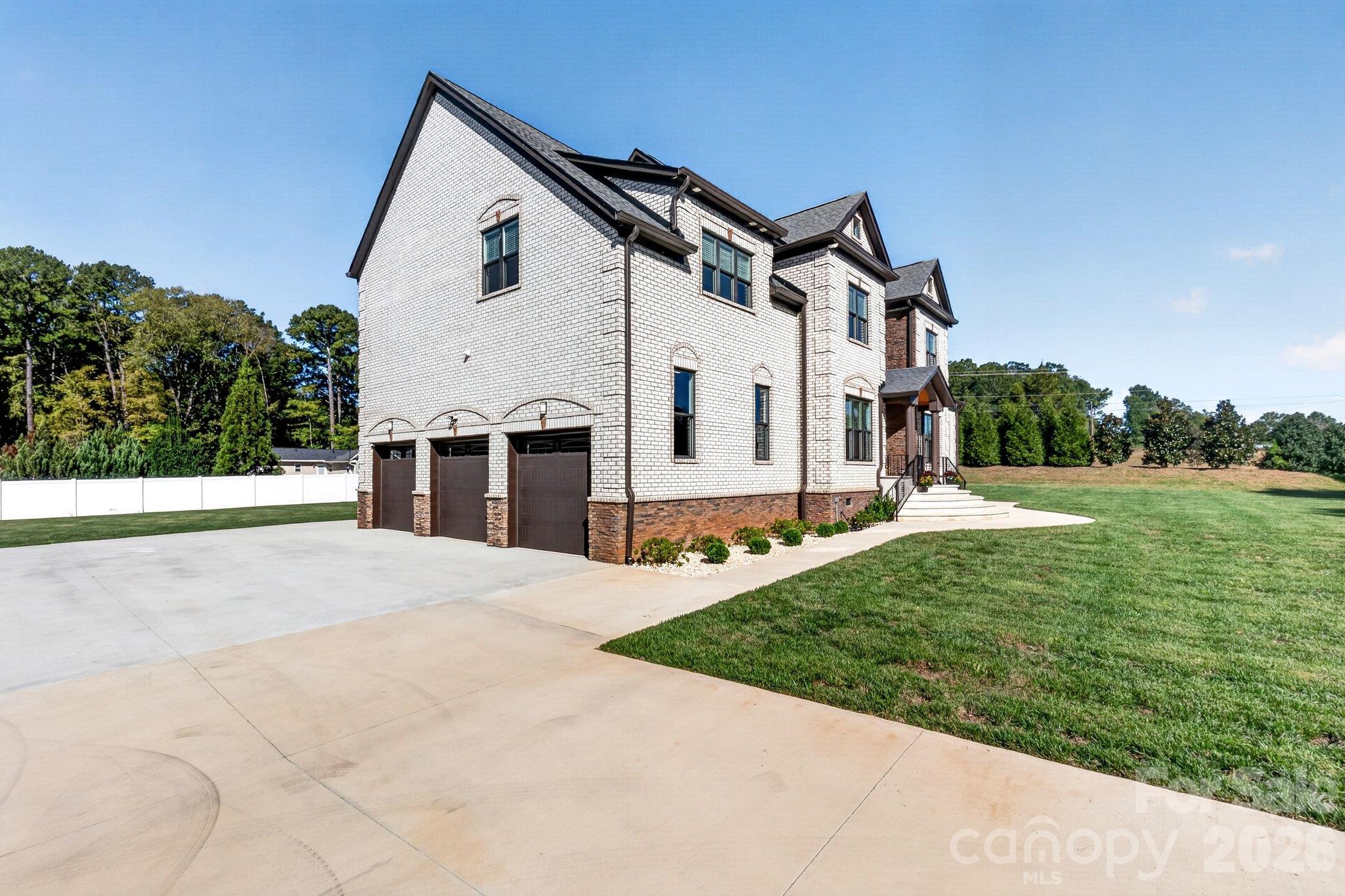 9110 Dylan Ridge Court, Concord, photo 4 of 8