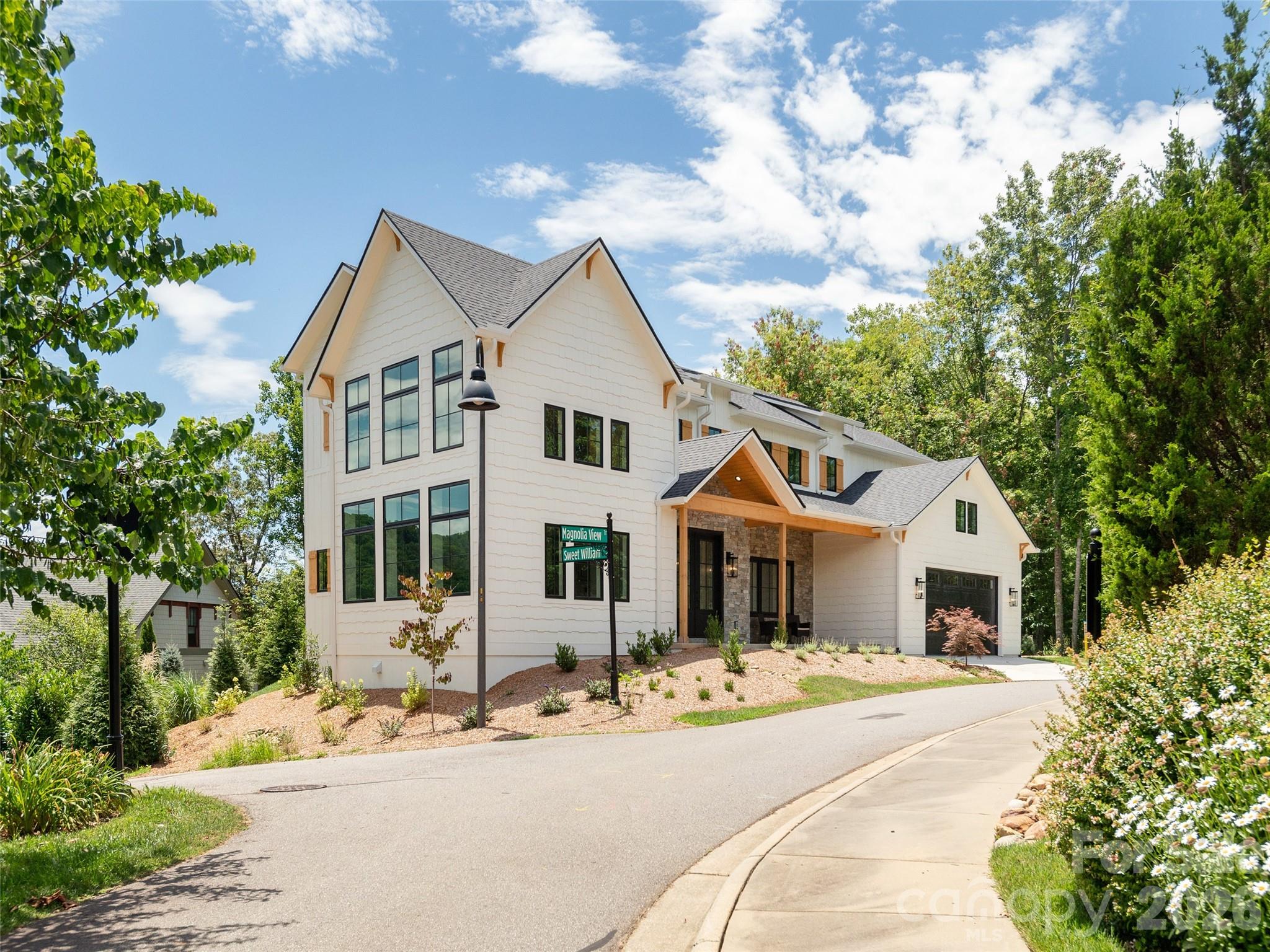 11 Magnolia View Trail, Asheville, photo 2 of 8