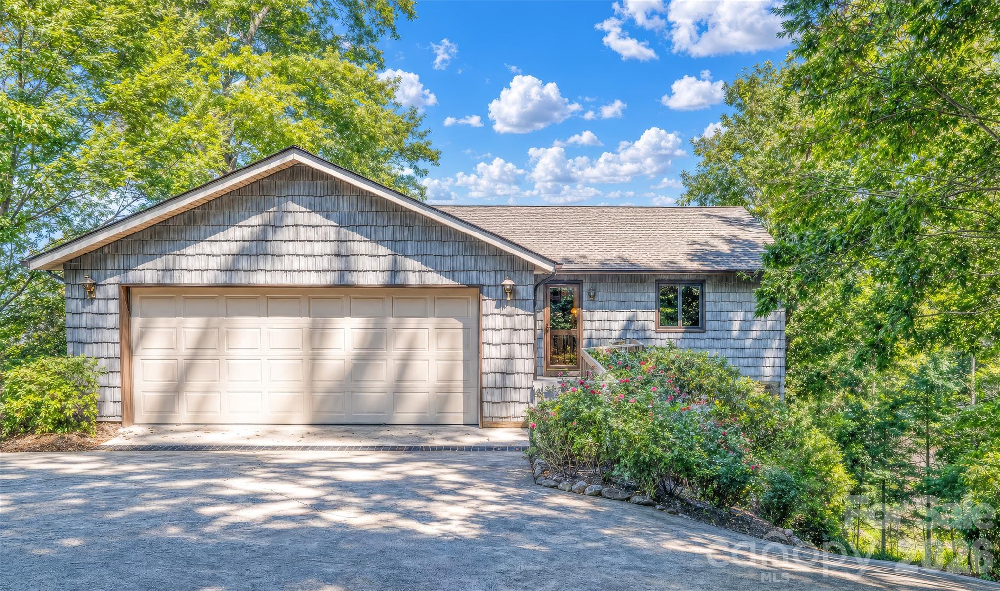2231 N Point Drive, Nebo, photo 2 of 8