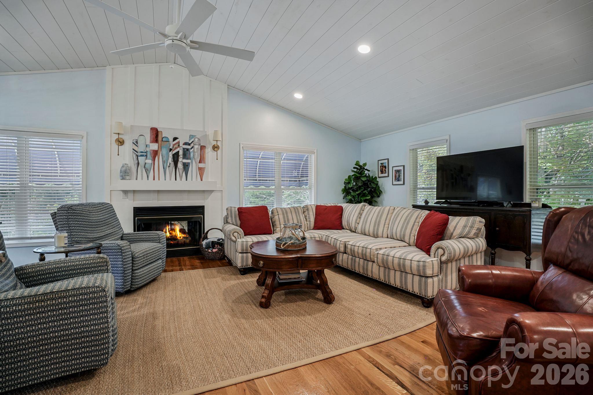 2250 Mallard Cove Drive, Nebo, photo 6 of 8