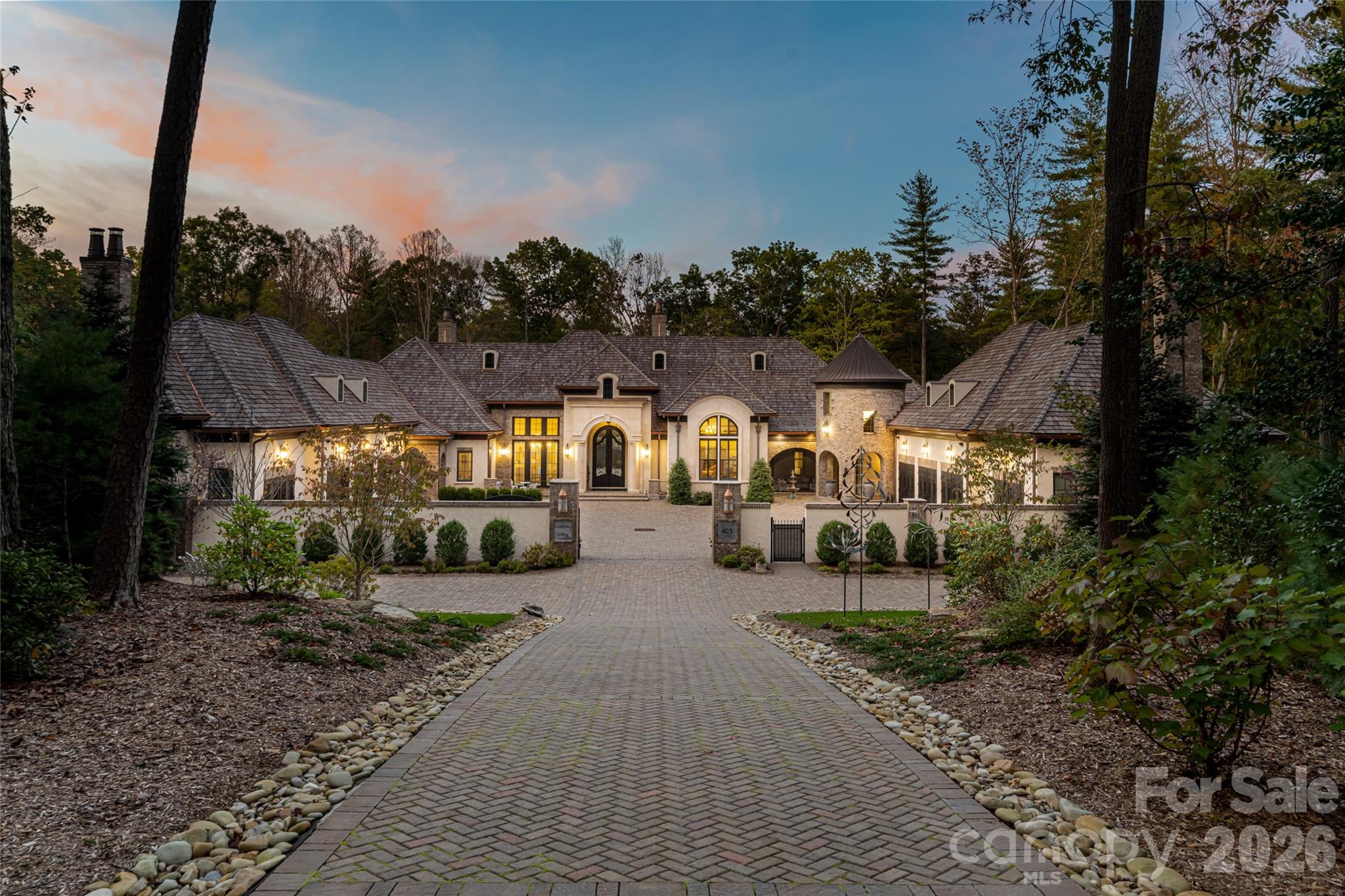 405 Ramble Way, Asheville, photo 1 of 8