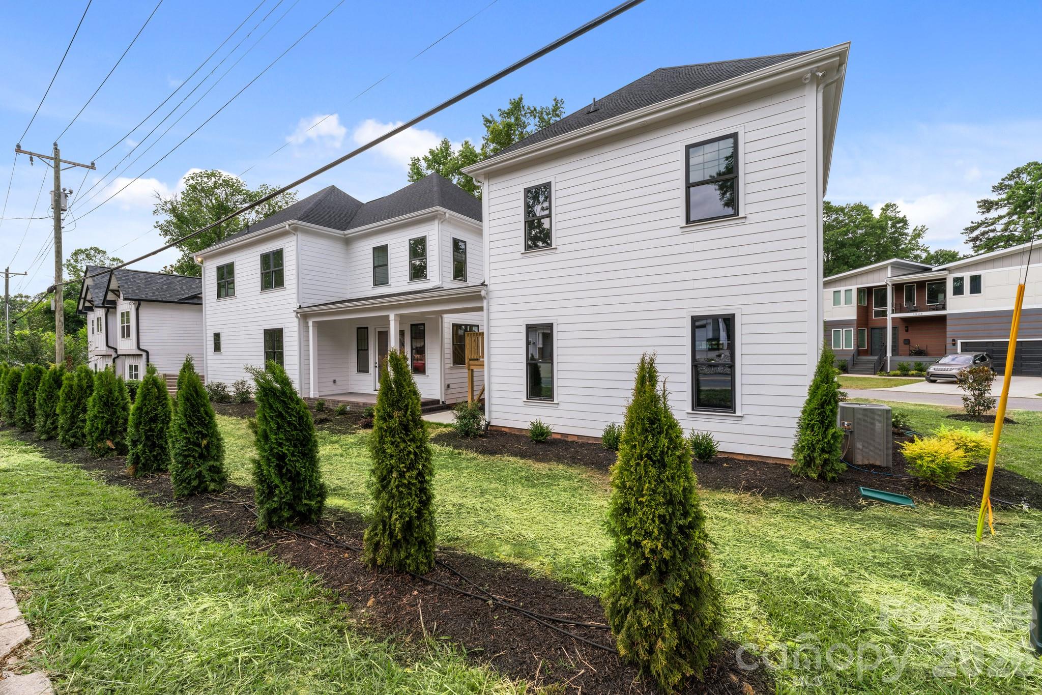 1529 Beckwith Place, Charlotte, photo 3 of 8