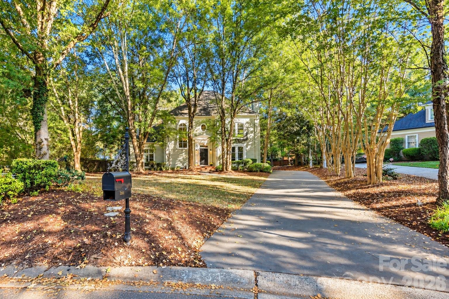 3501 Castellaine Drive, Charlotte, photo 2 of 8