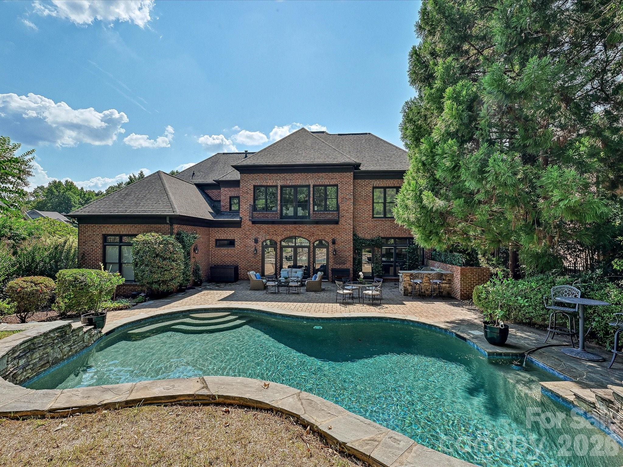 14812 Jockeys Ridge Drive, Charlotte, photo 1 of 8