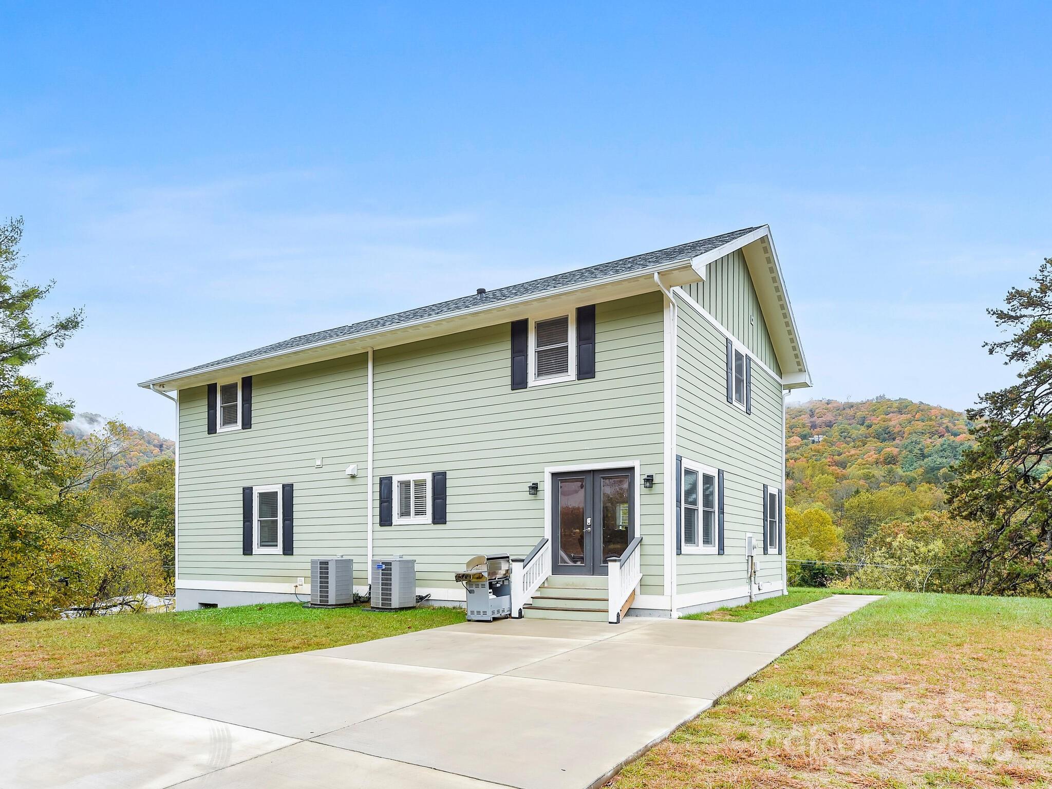 258 Old Weaverville Road, Asheville, photo 5 of 8